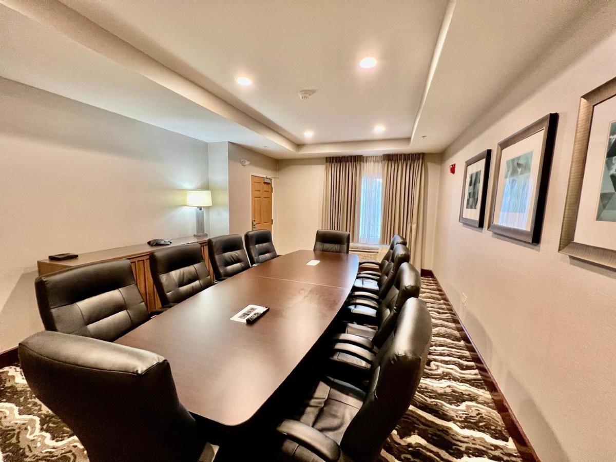 Staybridge Suites Detroit-Novi By Ihg Bagian luar foto