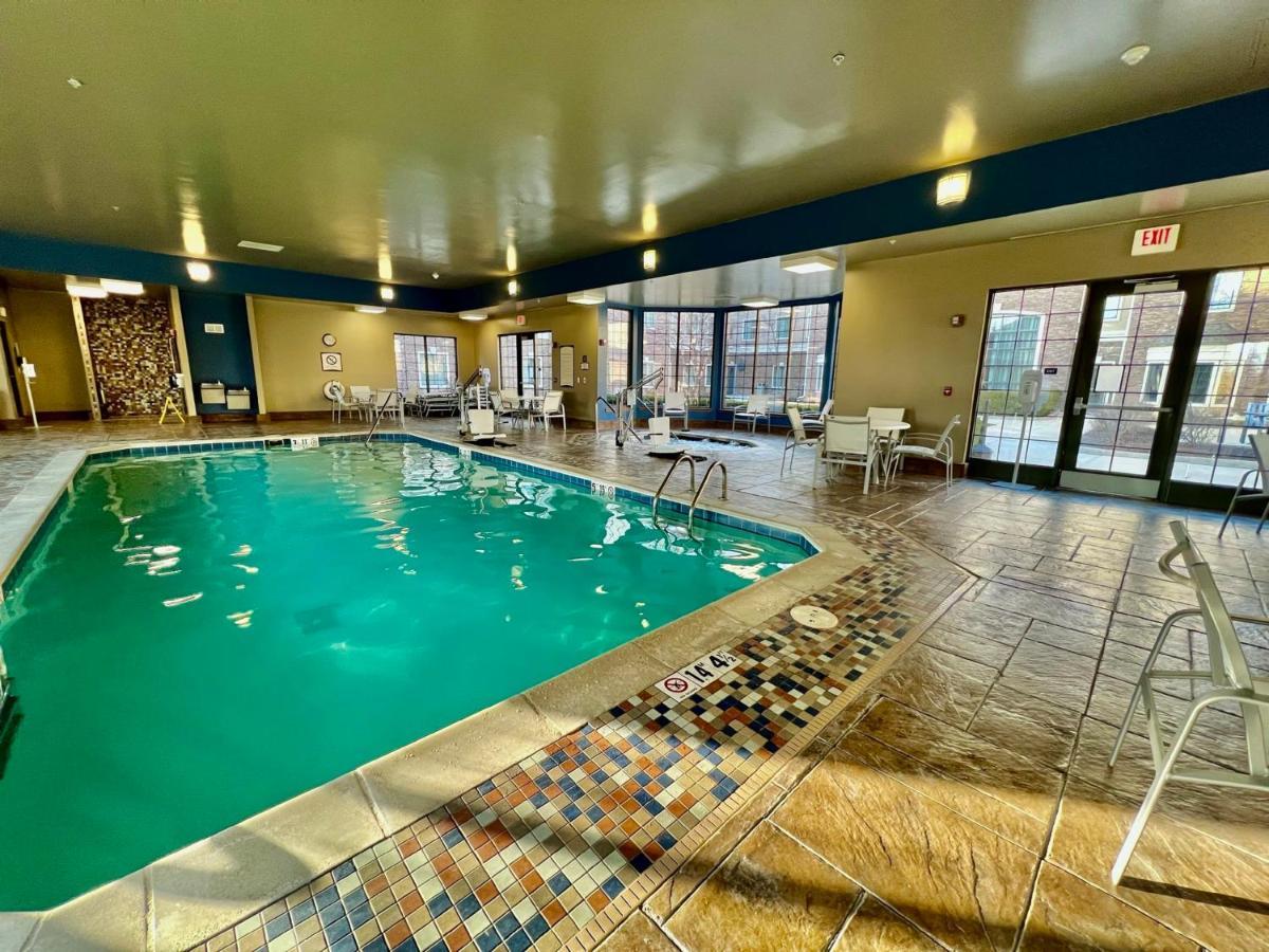 Staybridge Suites Detroit-Novi By Ihg Bagian luar foto