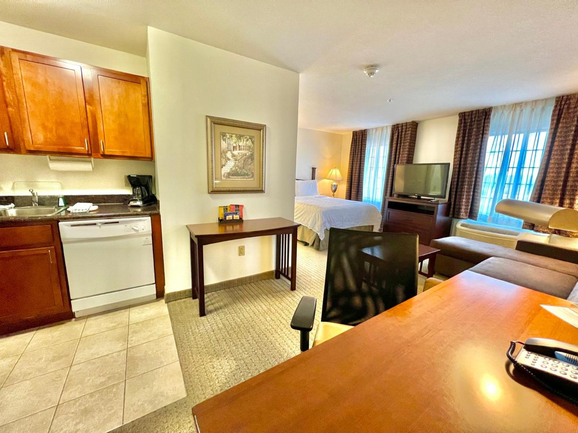 Staybridge Suites Detroit-Novi By Ihg Bagian luar foto