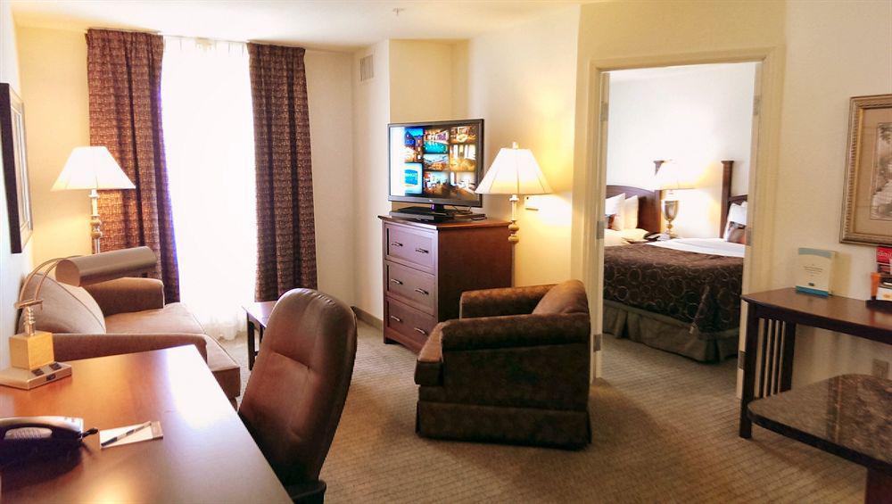 Staybridge Suites Detroit-Novi By Ihg Bagian luar foto